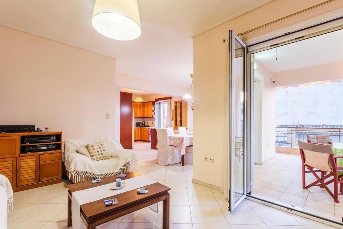 Spacious Urban Haven-Family Home, Perfect Location Kalamata Esterno foto