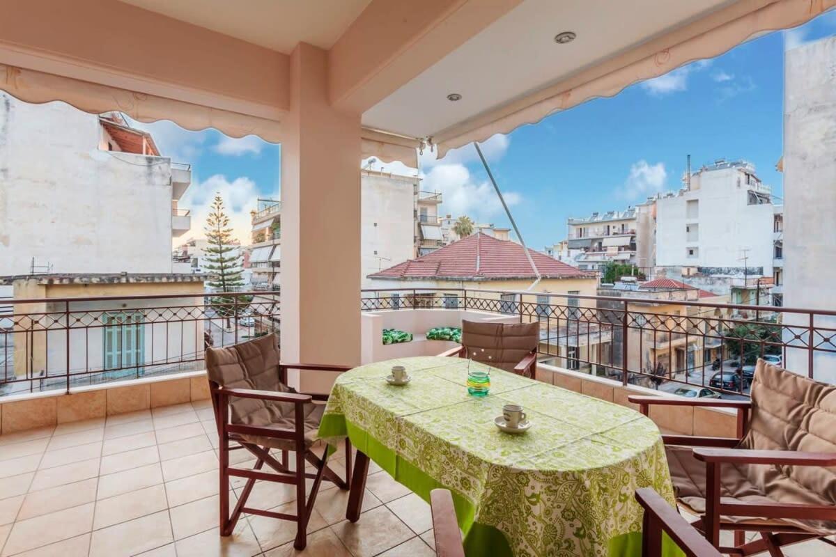 Spacious Urban Haven-Family Home, Perfect Location Kalamata Esterno foto